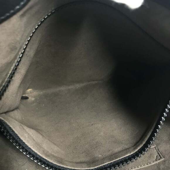 GUCCI Authentic Black Leather Messenger Shoulder Bag - Picture 13 of 16